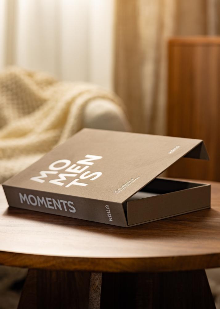 KAILA MOMENTS Grey - Coffee Table Photo Album (60 čierne Strani / 30 listov)